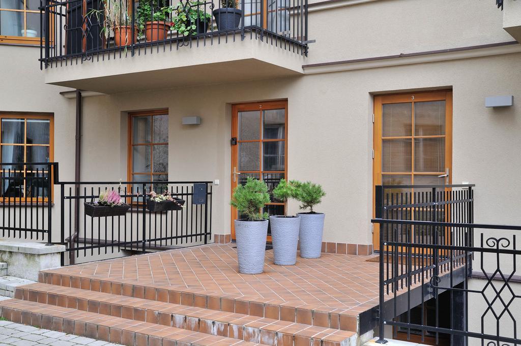 Six Apartment Simona Wilna Exterior foto